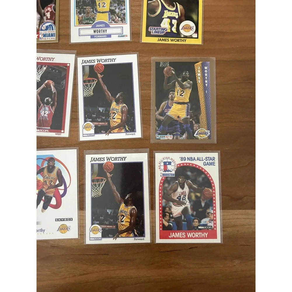 Varied Lot of 11 Basketball Cards LA Lakers James Worthy (Z2)